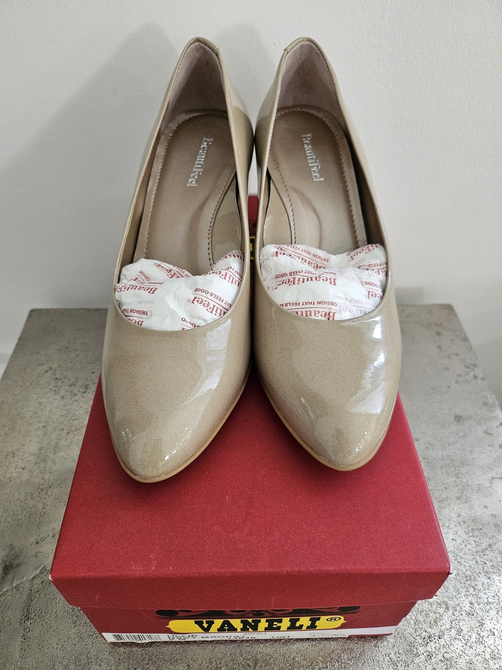 Beautifeel Women's Nude Patent Leather Pointed-Toe Pumps